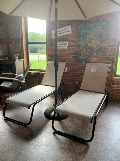 Gardenella Chaise Lounges