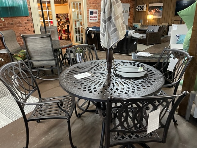Hanamint Dining Set