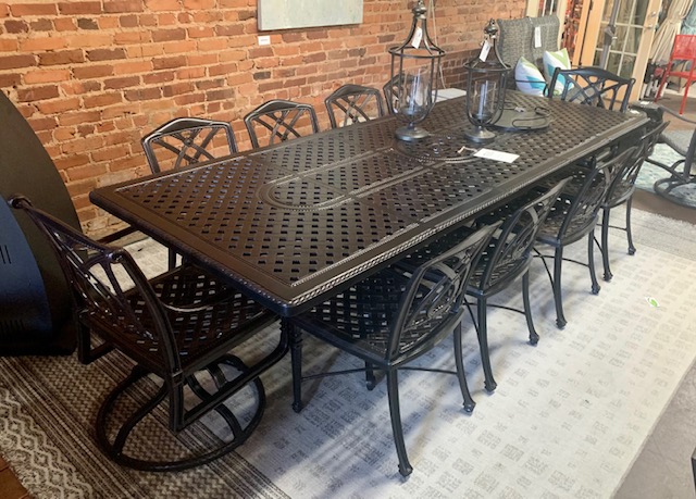 Grand Terrace Expansion Dining Set