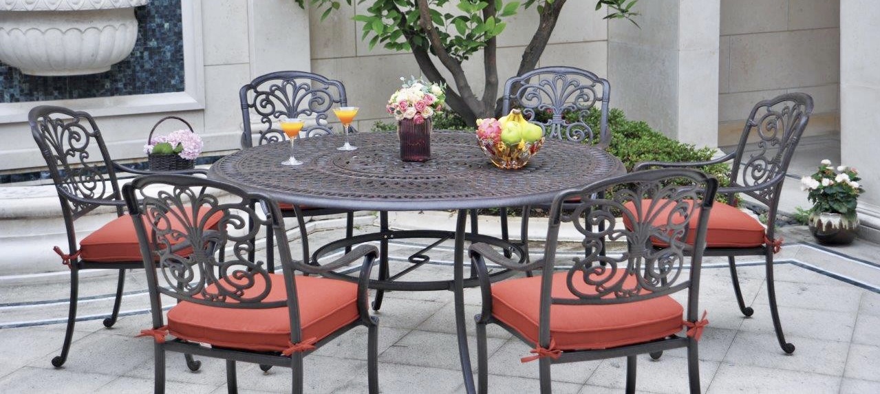 Dining Table and 6 Chairs Set