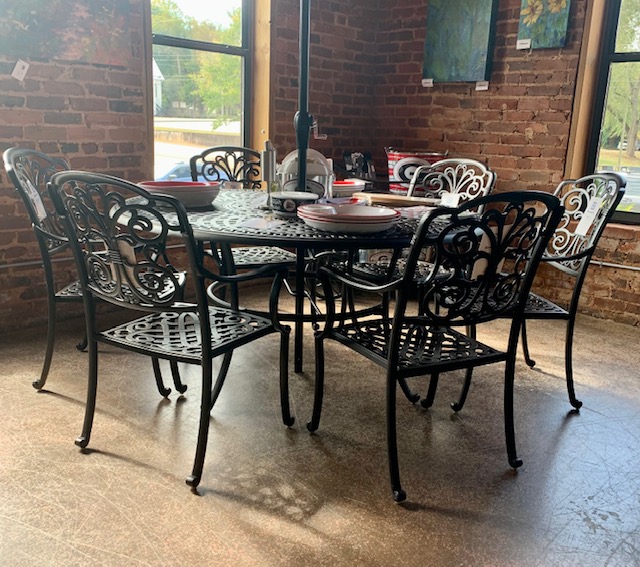 Dining Table and 6 Chairs Set