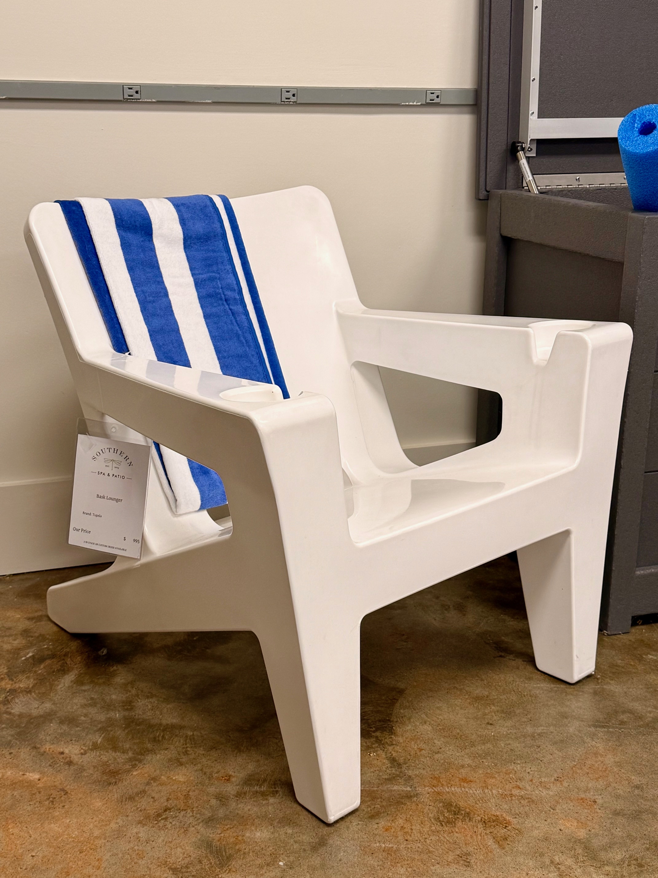 Tupelo Bask Lounge Chair
